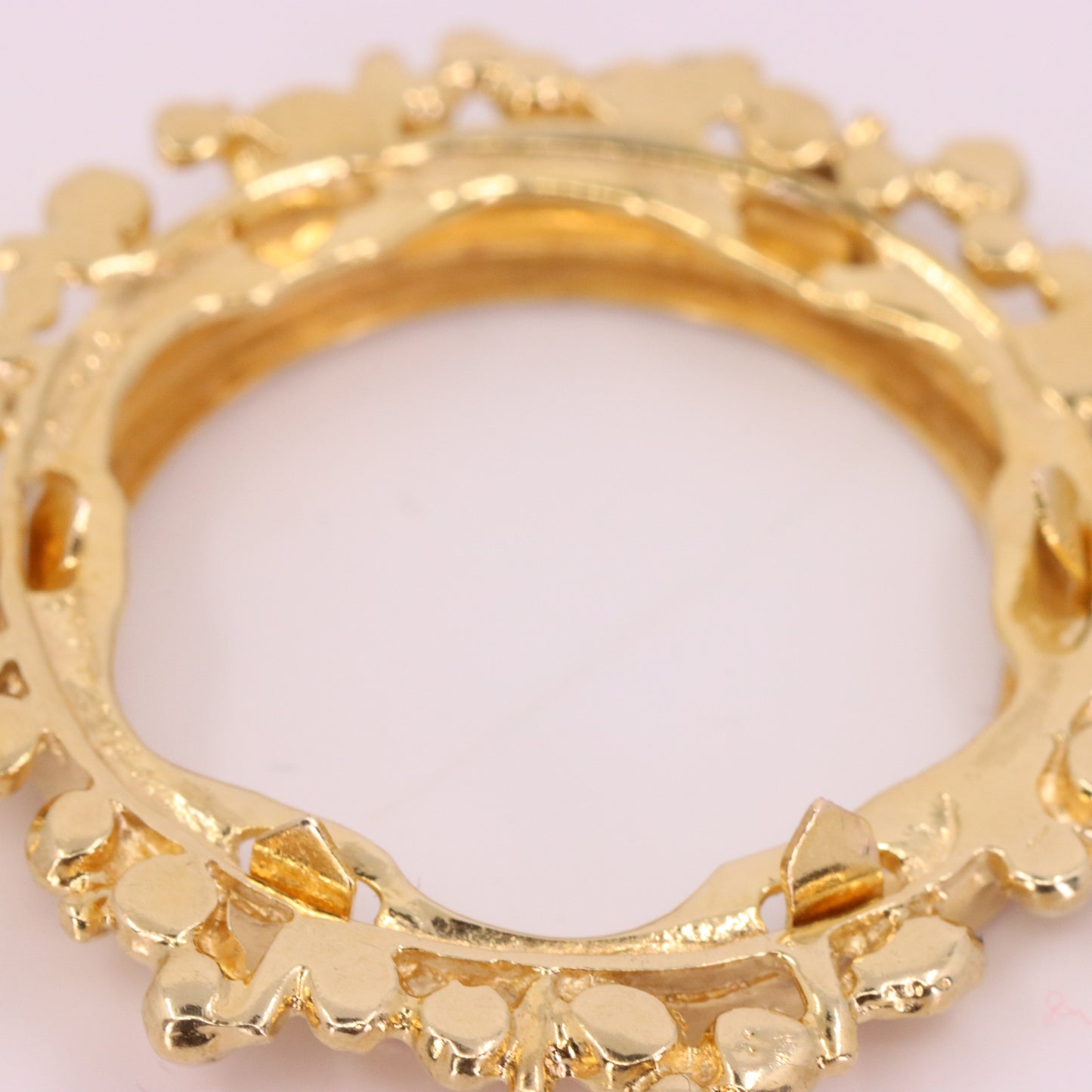 Vintage 9ct Hallmarked Gold Full Sovereign Coin Frame Pendant Mount Holder Charm
