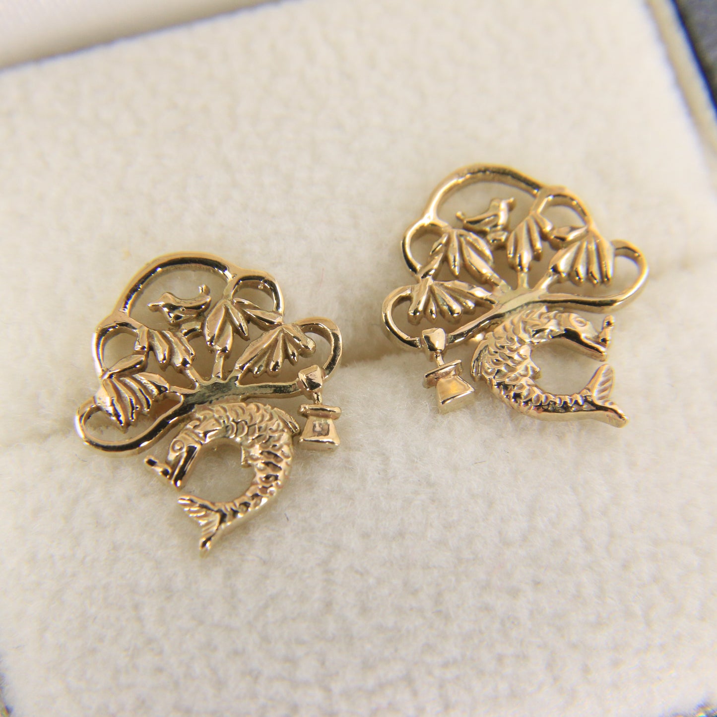 Vintage 9ct Yellow Gold St Mungo Glasgow Stud Earrings Scottish Heritage Gift