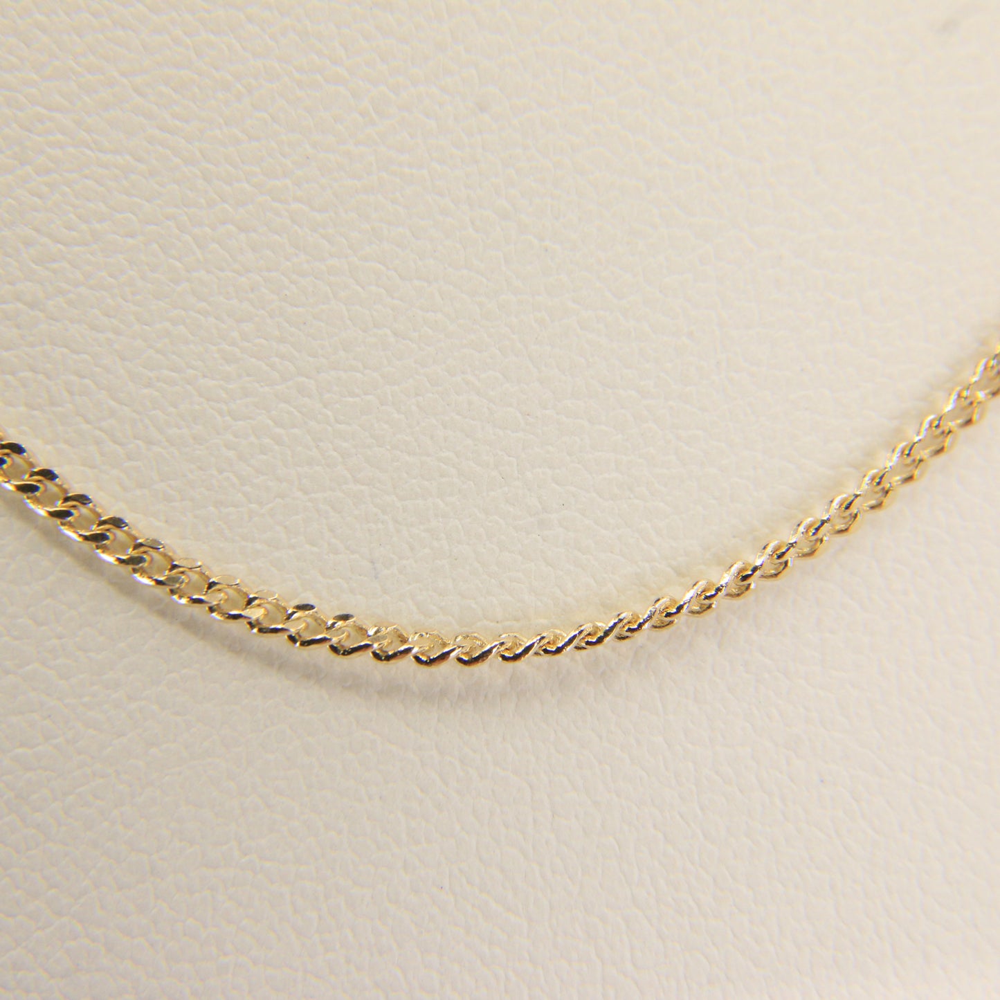 Vintage 9ct Gold Curb Chain Necklace Hallmarked Yellow Gold 18 Inch Boxed Gift