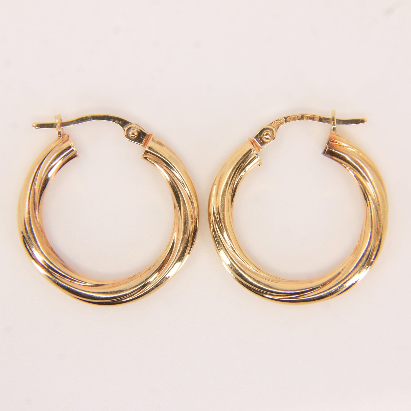 Vintage 9ct Yellow Gold Unoaerre Italian Hoop Earrings Classic Designer Boxed