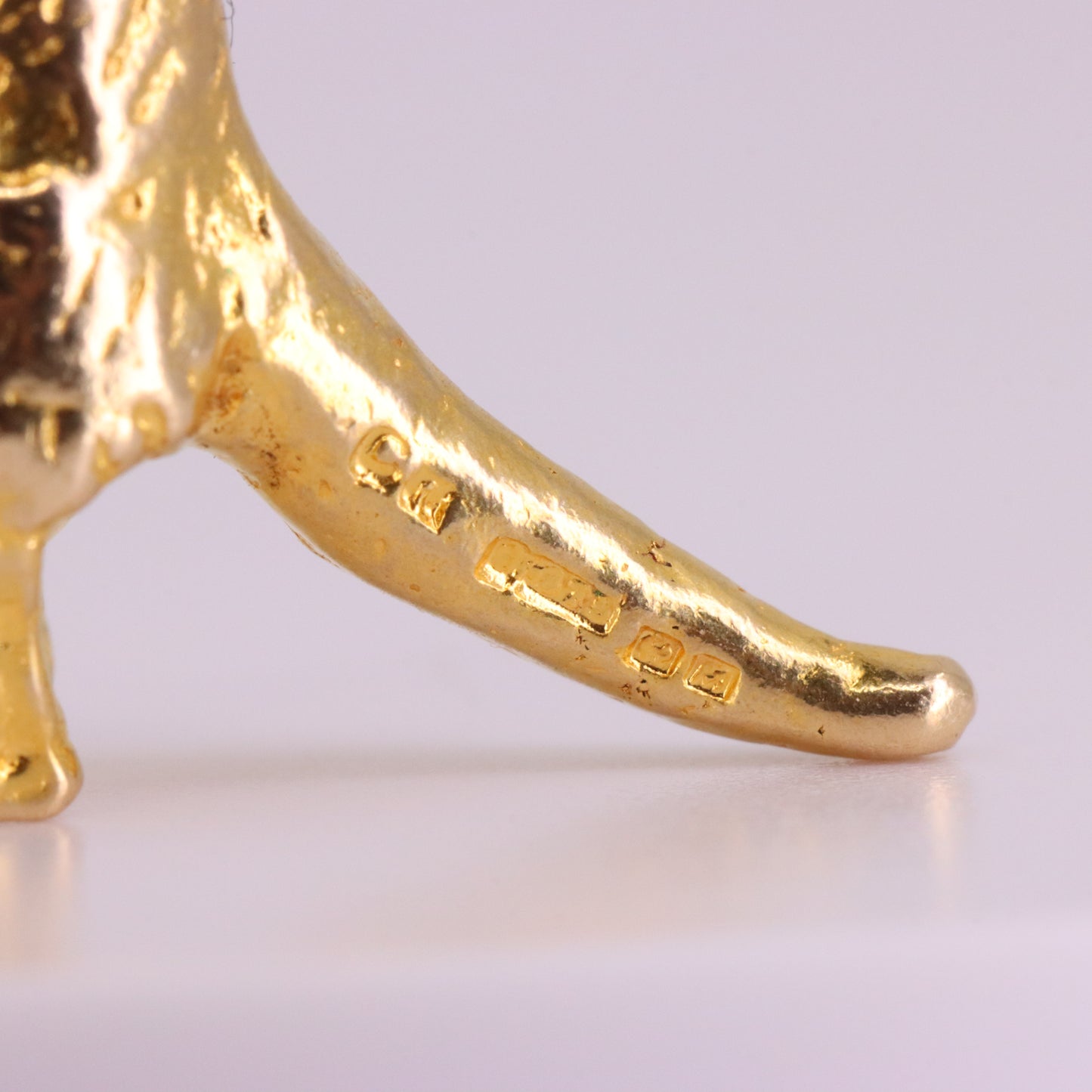 Vintage 9ct Hallmarked Yellow Gold Kangaroo Pendant Charm Australian Animal Gift