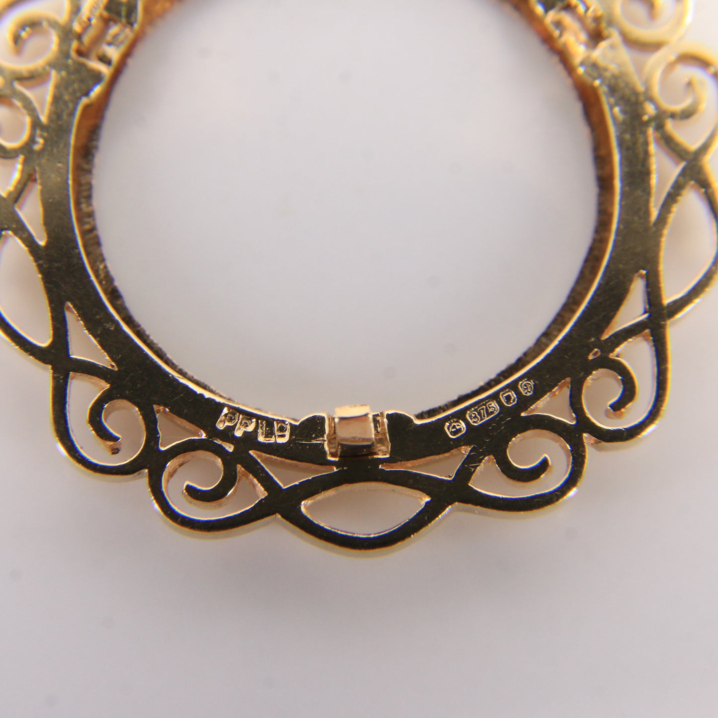Vintage 9ct Hallmarked Yellow Gold Full Sovereign Coin Mount Pendant Frame