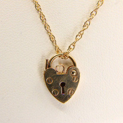 Vintage 9ct Gold 18 inch Heart Lock Singapore Chain Necklace Yellow Gold Boxed