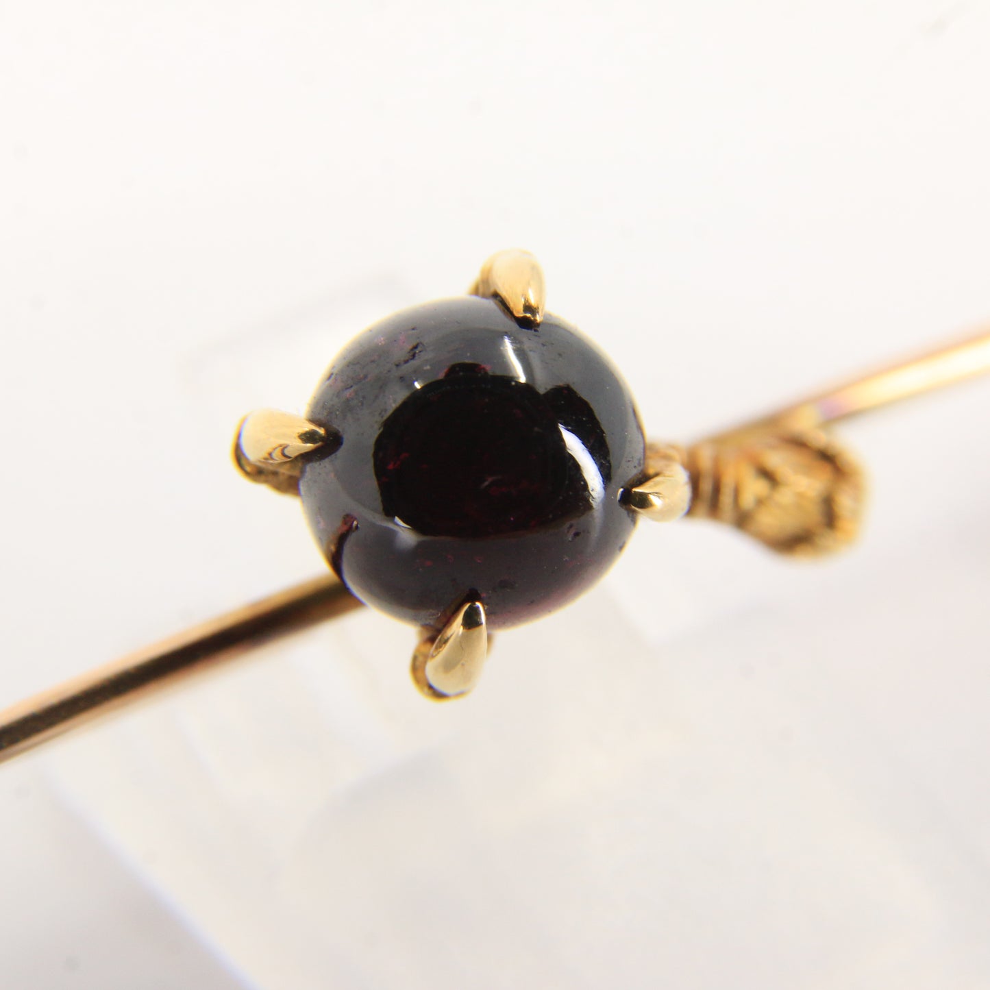 Antique 9ct Garnet Claw Brooch Yellow Gold Eagle or Dragon’s Claw Boxed Gift