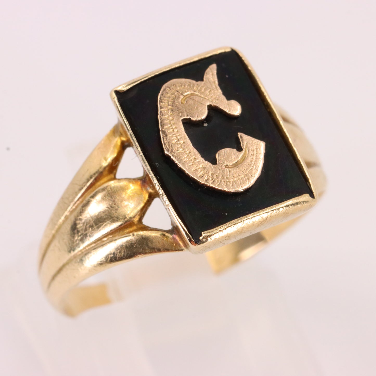 Antique 9ct Yellow Gold Onyx Victorian Mourning Ring Initial C UK Size O Boxed