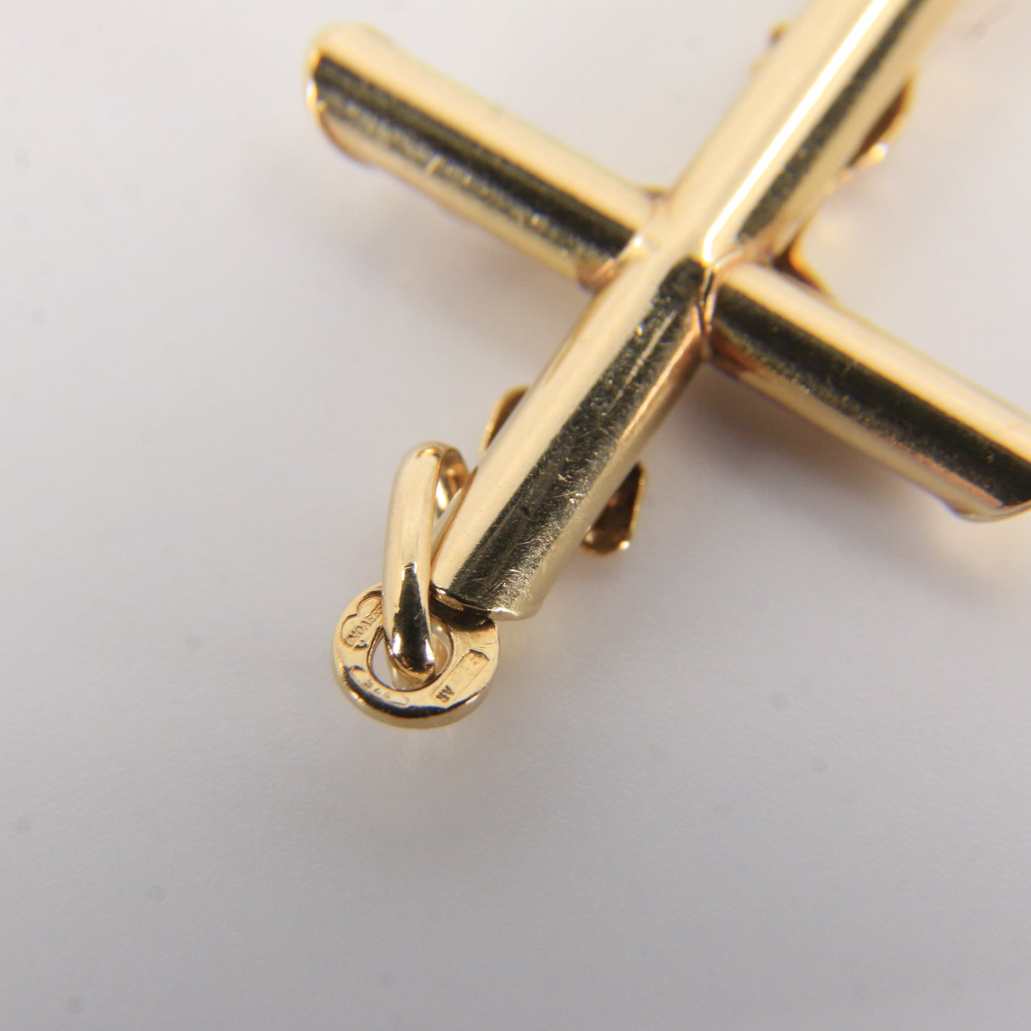 Vintage 9ct Crucifix Cross Yellow Gold Pendant Charm Classic Religious Gift