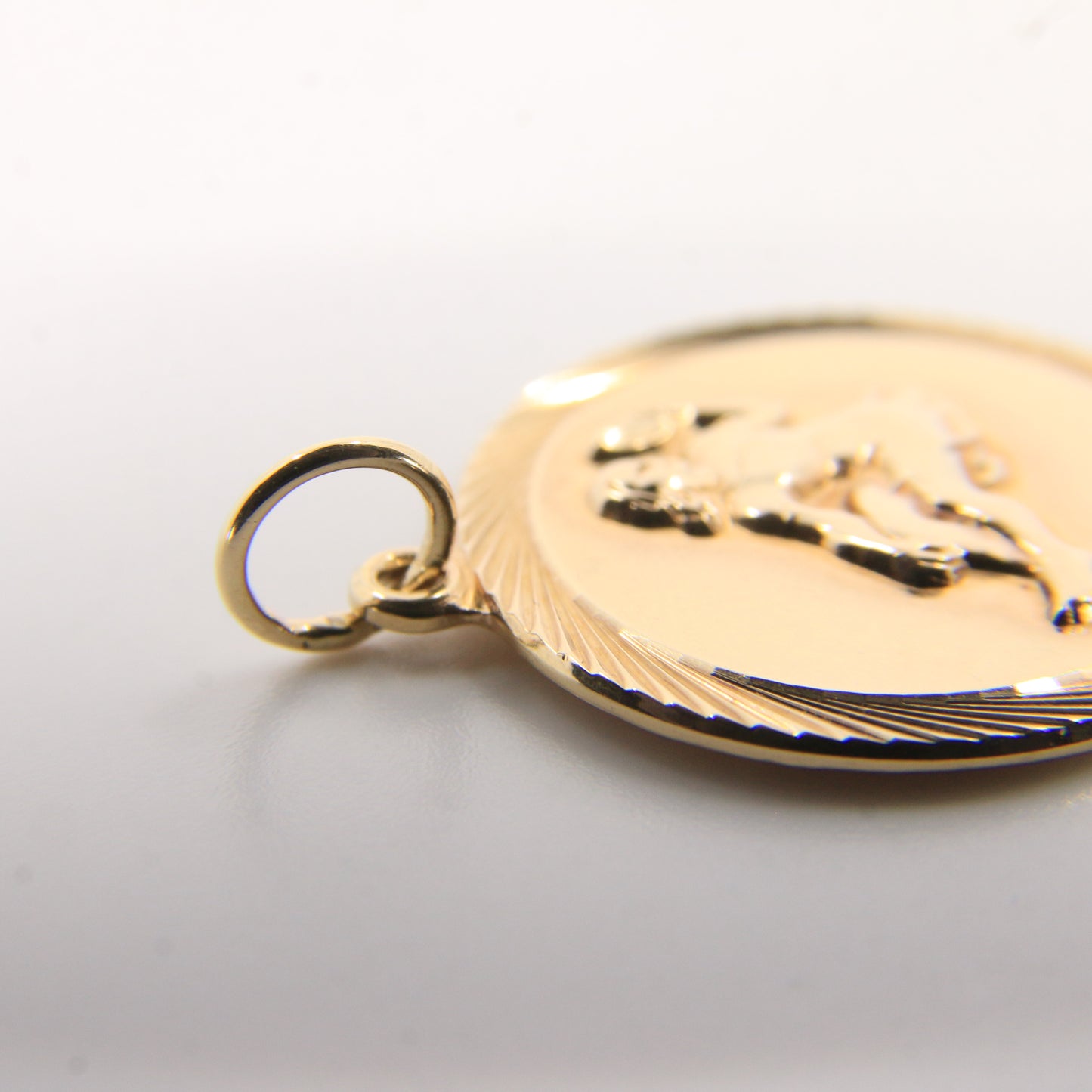 Vintage 9ct Hallmarked Yellow Gold Virgo Zodiac Pendant Astrology Charm Gift