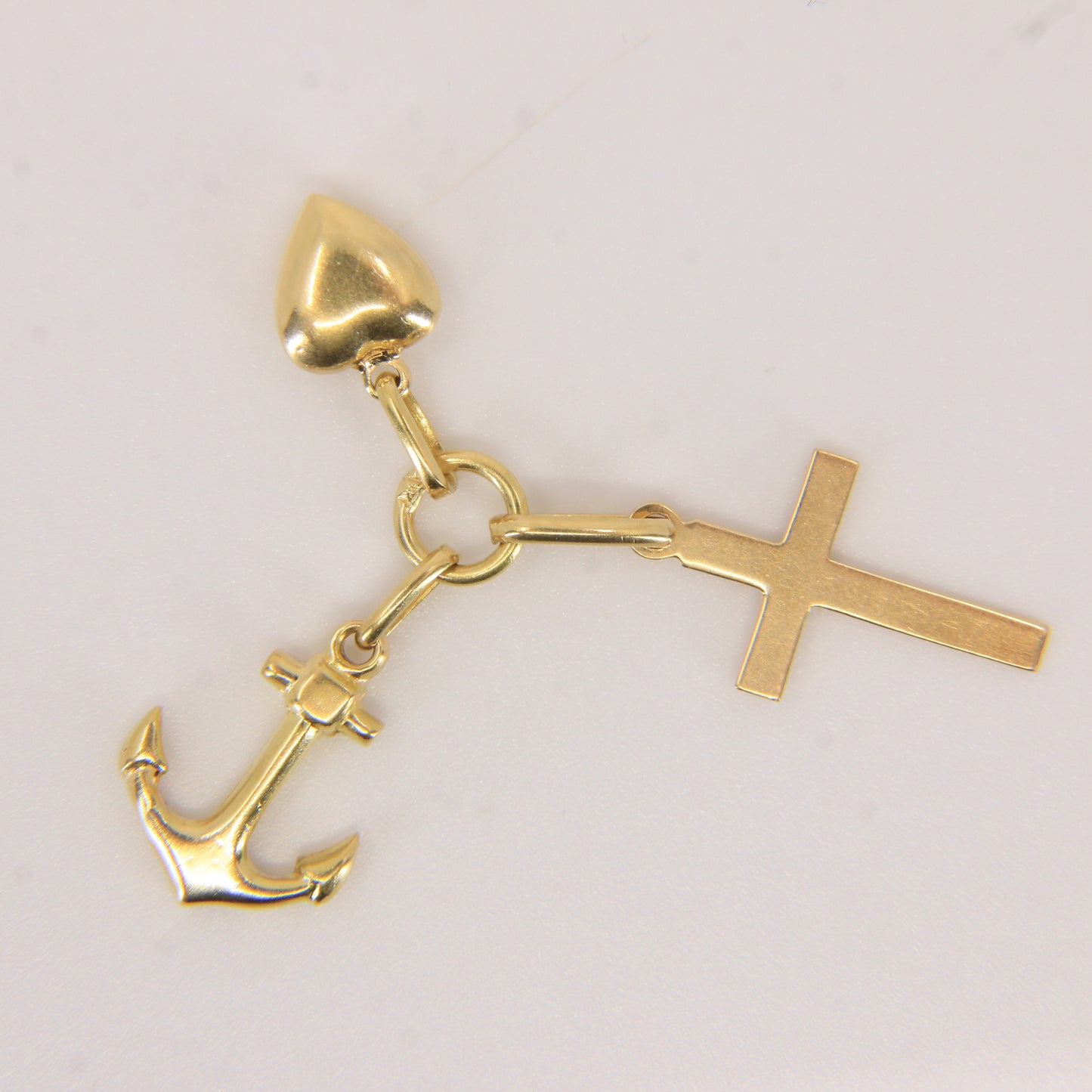 Vintage 18K Gold Faith Hope Charity Charm Heart Anchor Cross Pendant Gift