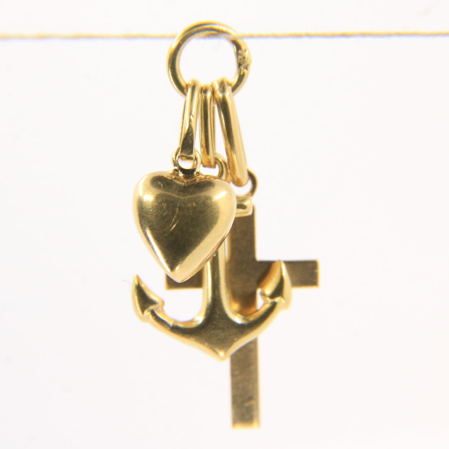 Vintage 18K Gold Faith Hope Charity Charm Heart Anchor Cross Pendant Gift