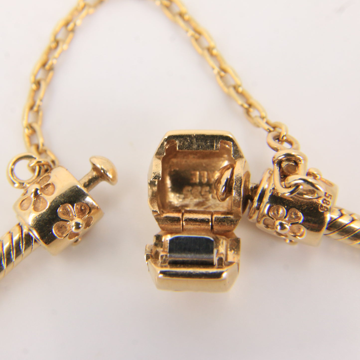 Pandora 14ct Solid Gold Snake Chain Bracelet 19cm Yellow Gold Moments Collection