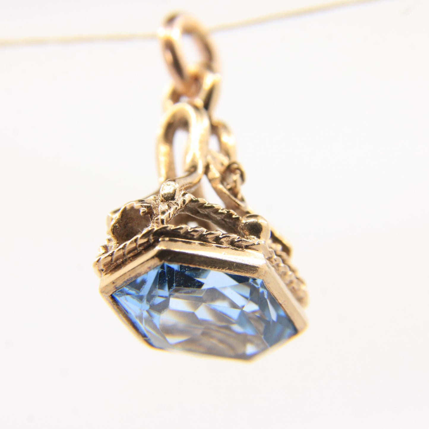 Vintage 9ct Hallmarked Blue Spinel Drop Fob Pendant Charm 9 Carat Yellow Gold