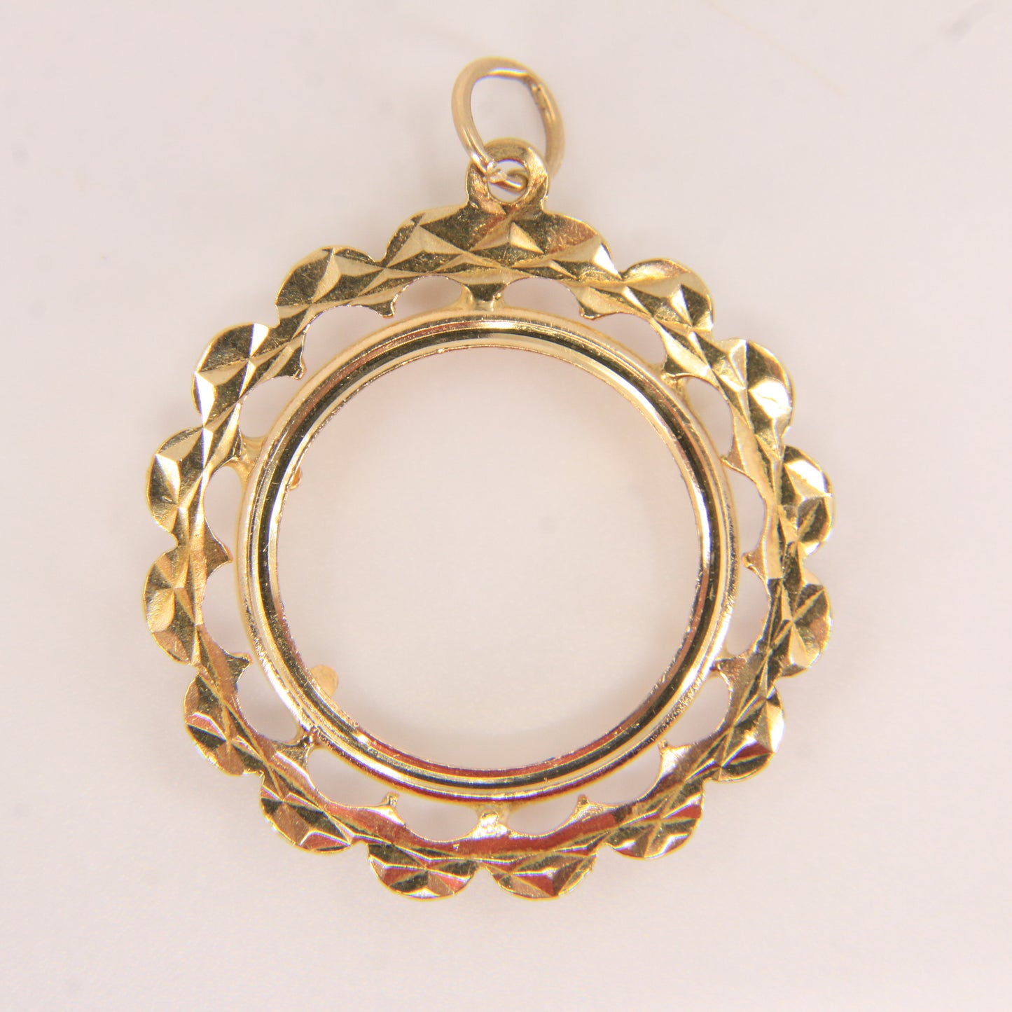 Vintage 9ct Hallmarked Gold Half Sovereign Pendant Mount Frame Charm Gift