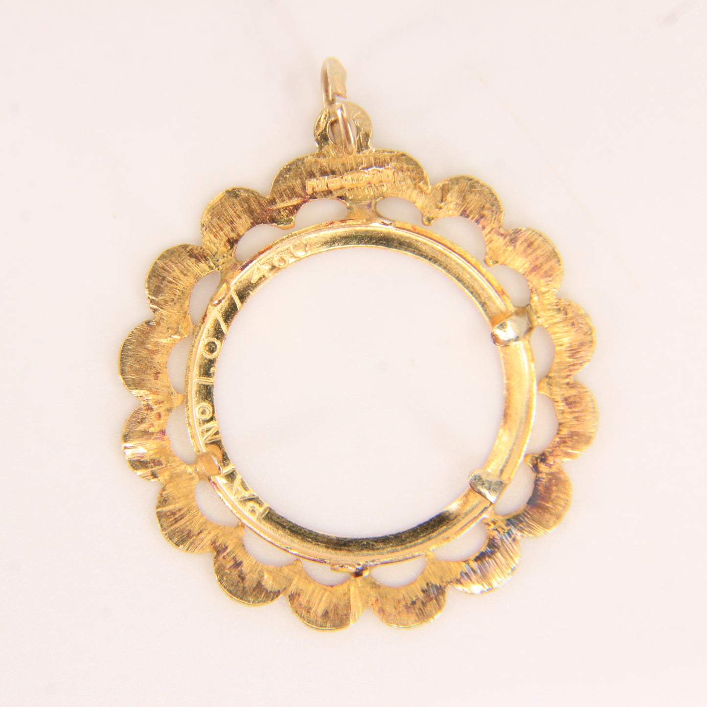 Vintage 9ct Hallmarked Gold Half Sovereign Pendant Mount Frame Charm Gift