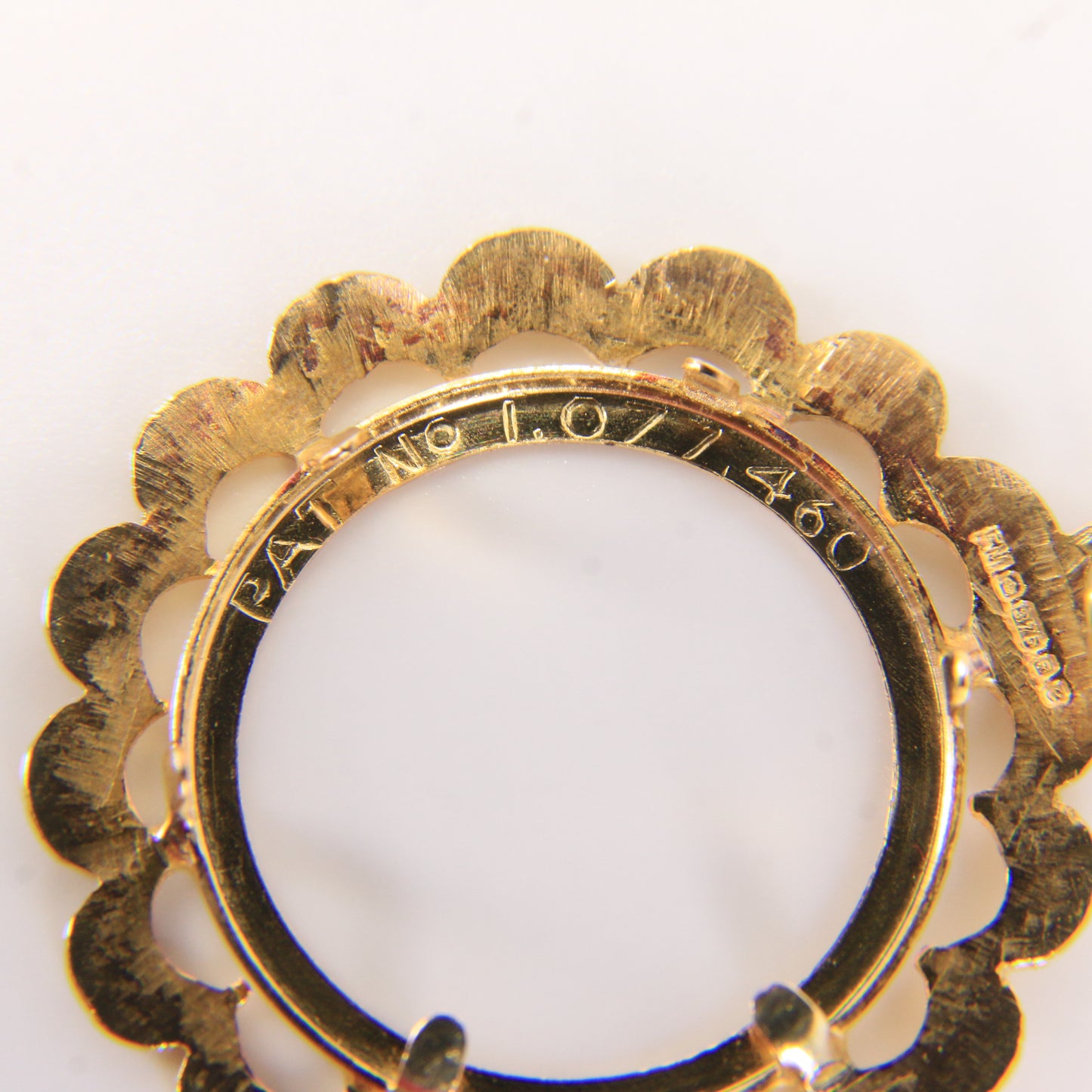 Vintage 9ct Hallmarked Gold Half Sovereign Pendant Mount Frame Charm Gift