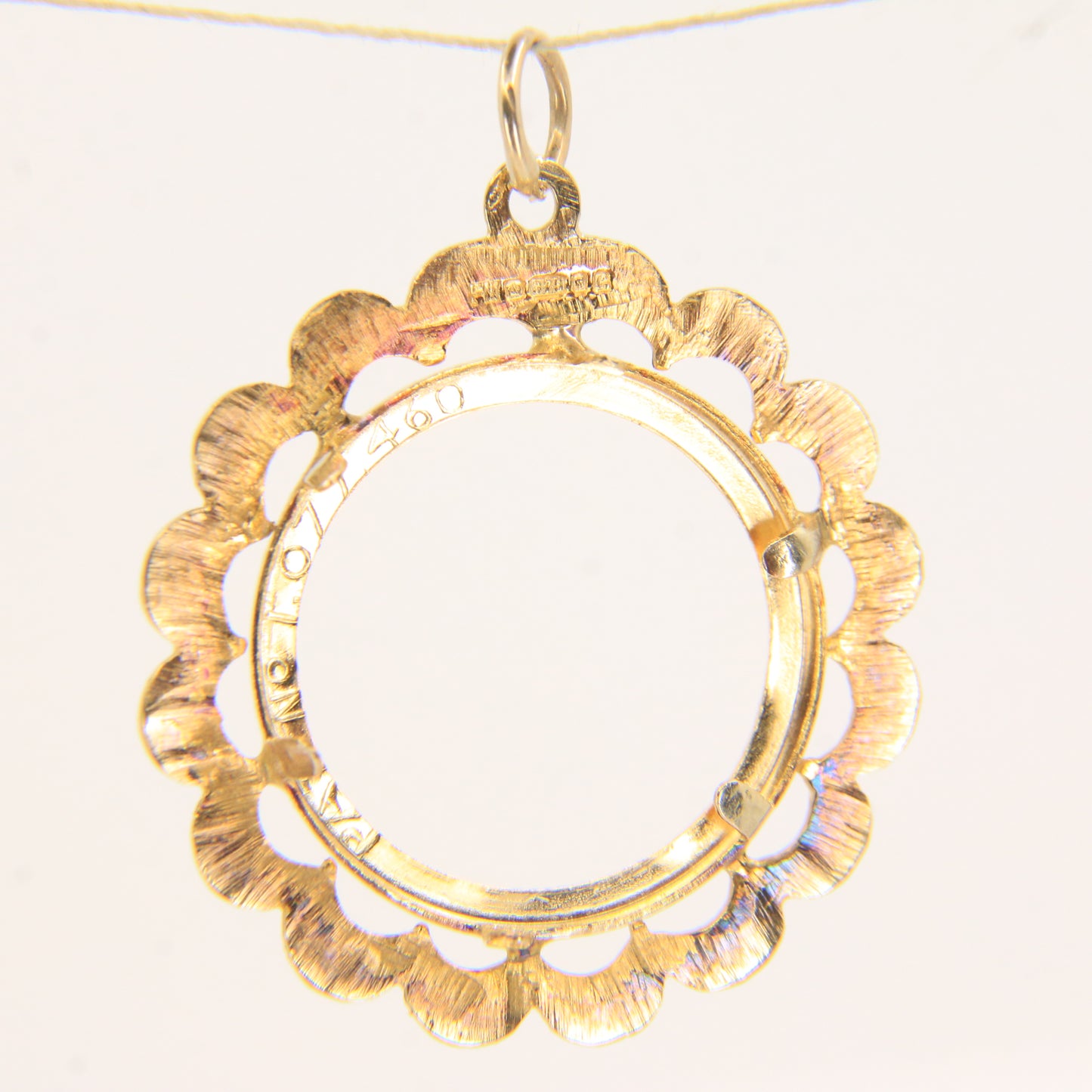 Vintage 9ct Hallmarked Gold Half Sovereign Pendant Mount Frame Charm Gift