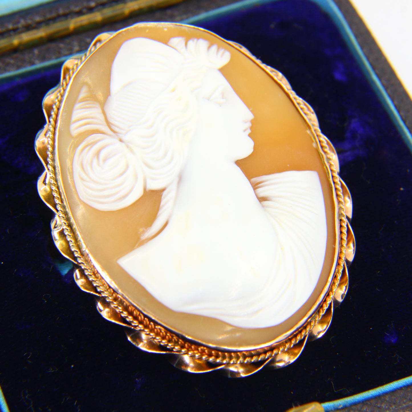 Antique 9ct Gold Victorian Cameo Brooch Boxed Gift Victorian Jewellery Shell