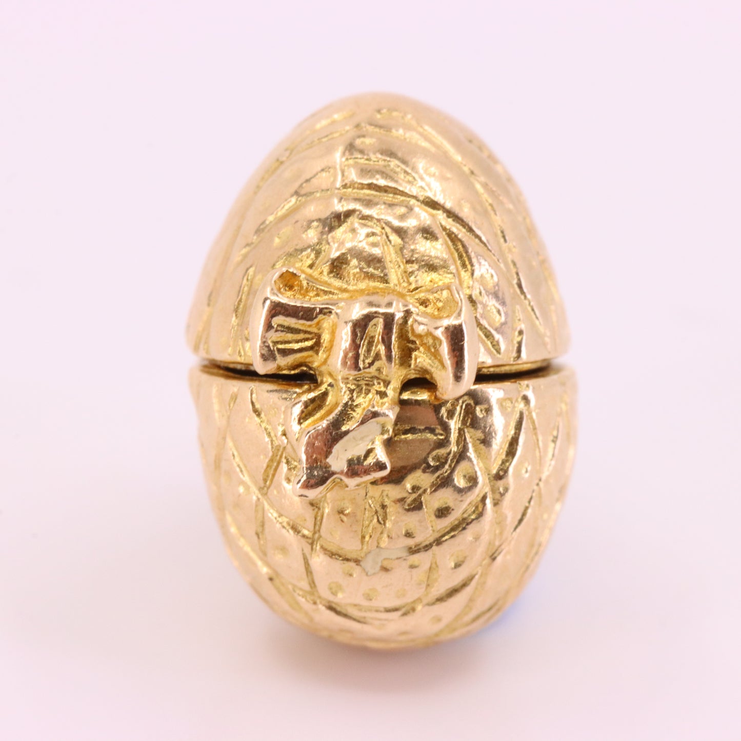 Vintage 9ct Hallmarked Yellow Gold Enamel Chick Opening Egg Charm Pendant Gift