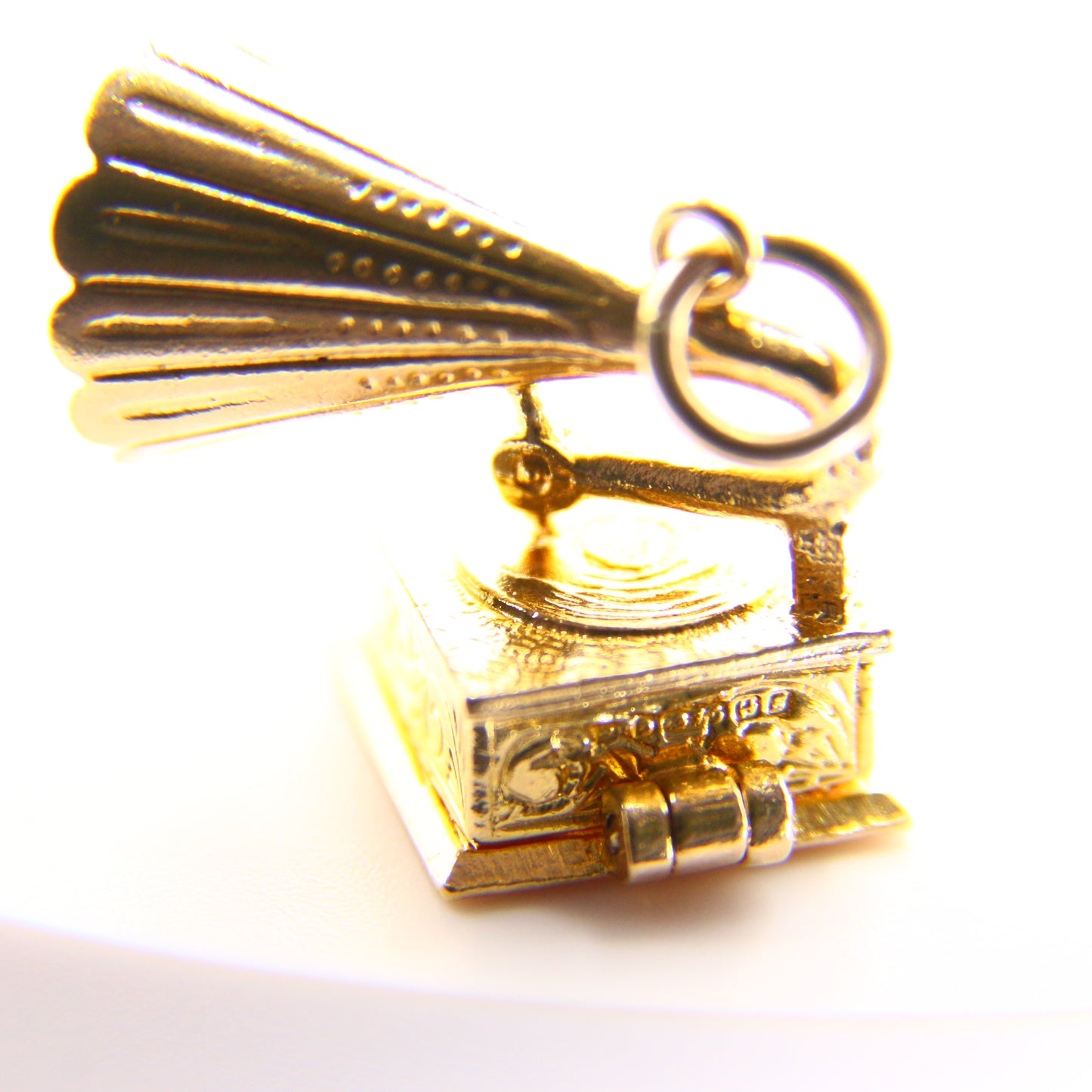 Vintage 9ct Gramophone Opening Charm Yellow Gold Hallmarked Vinyl Music Pendant