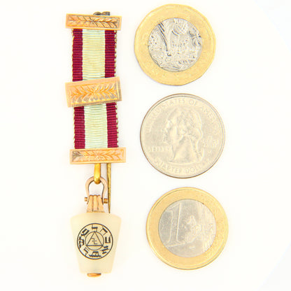 Vintage 9ct Masonic Ribbon Key Fob Yellow Gold Chalcedony Mason Pin Jewels & Medals