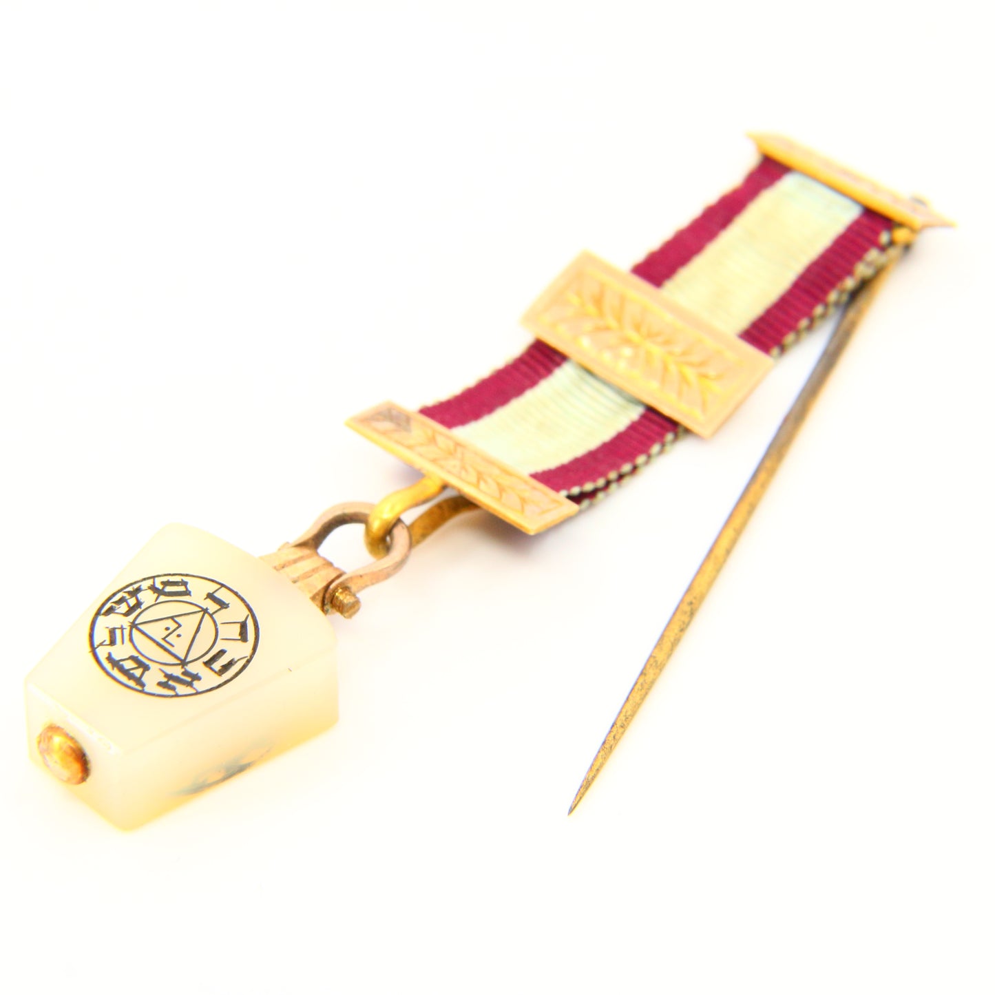 Vintage 9ct Masonic Ribbon Key Fob Yellow Gold Chalcedony Mason Pin Jewels & Medals