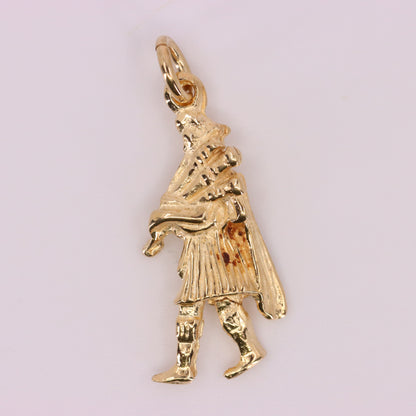 Vintage 9ct Hallmarked Yellow Gold Scottish Bagpiper Pendant Scotland Charm Gift