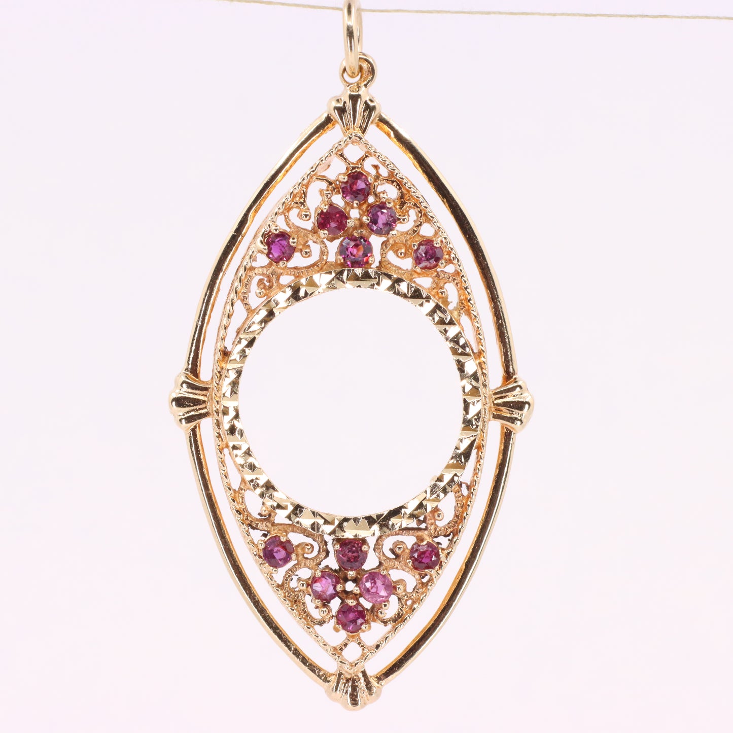 Vintage 9ct Hallmarked Gold Full Sovereign Coin Mount Pendant Display Frame