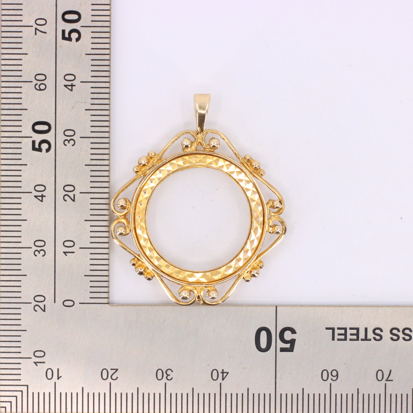 Vintage 9ct Hallmarked Gold Full Sovereign Coin Mount Pendant Display Frame