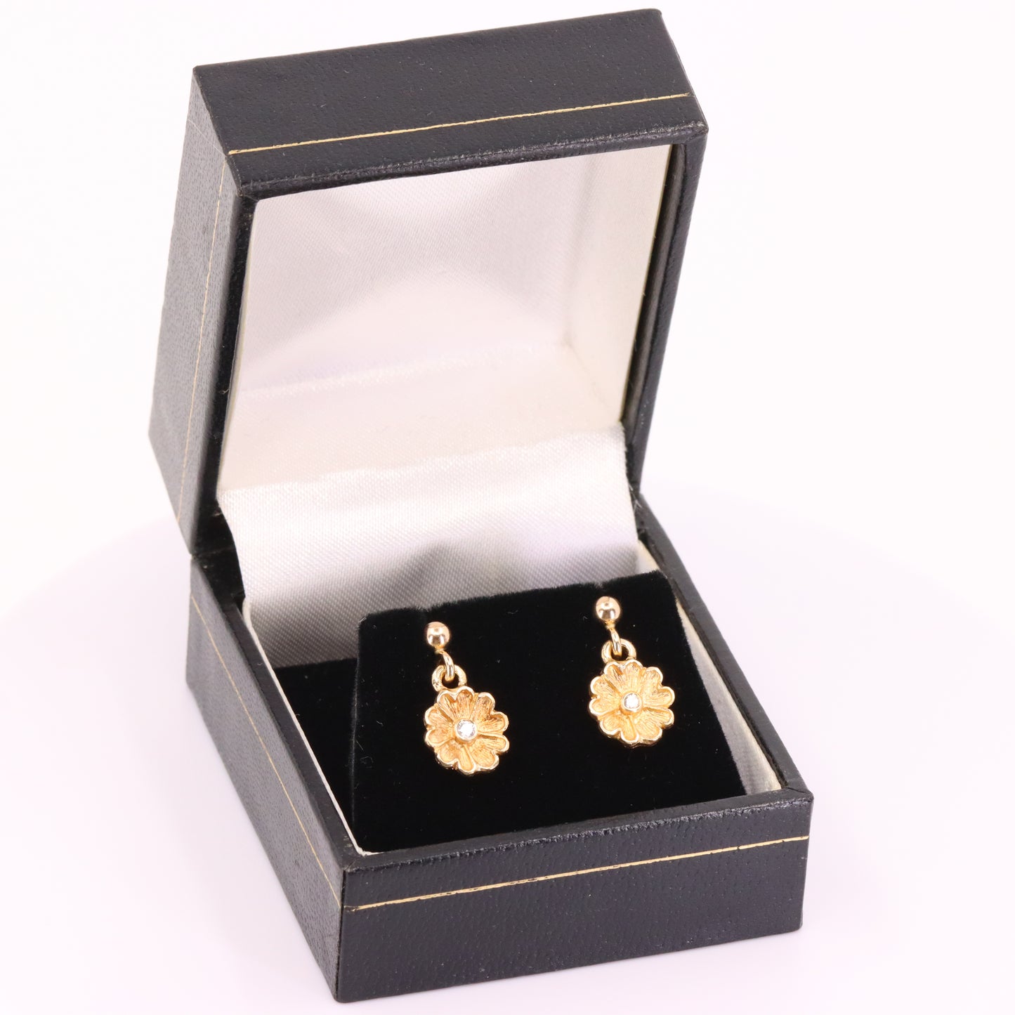 Vintage 9ct Hallmarked Yellow Gold Daisy Flower Drop Stud Earrings Boxed Gift