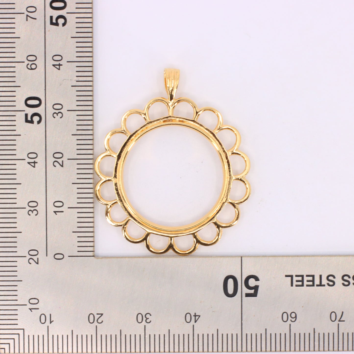 Vintage 9ct Hallmarked Gold Full Sovereign Coin Mount Pendant Display Frame