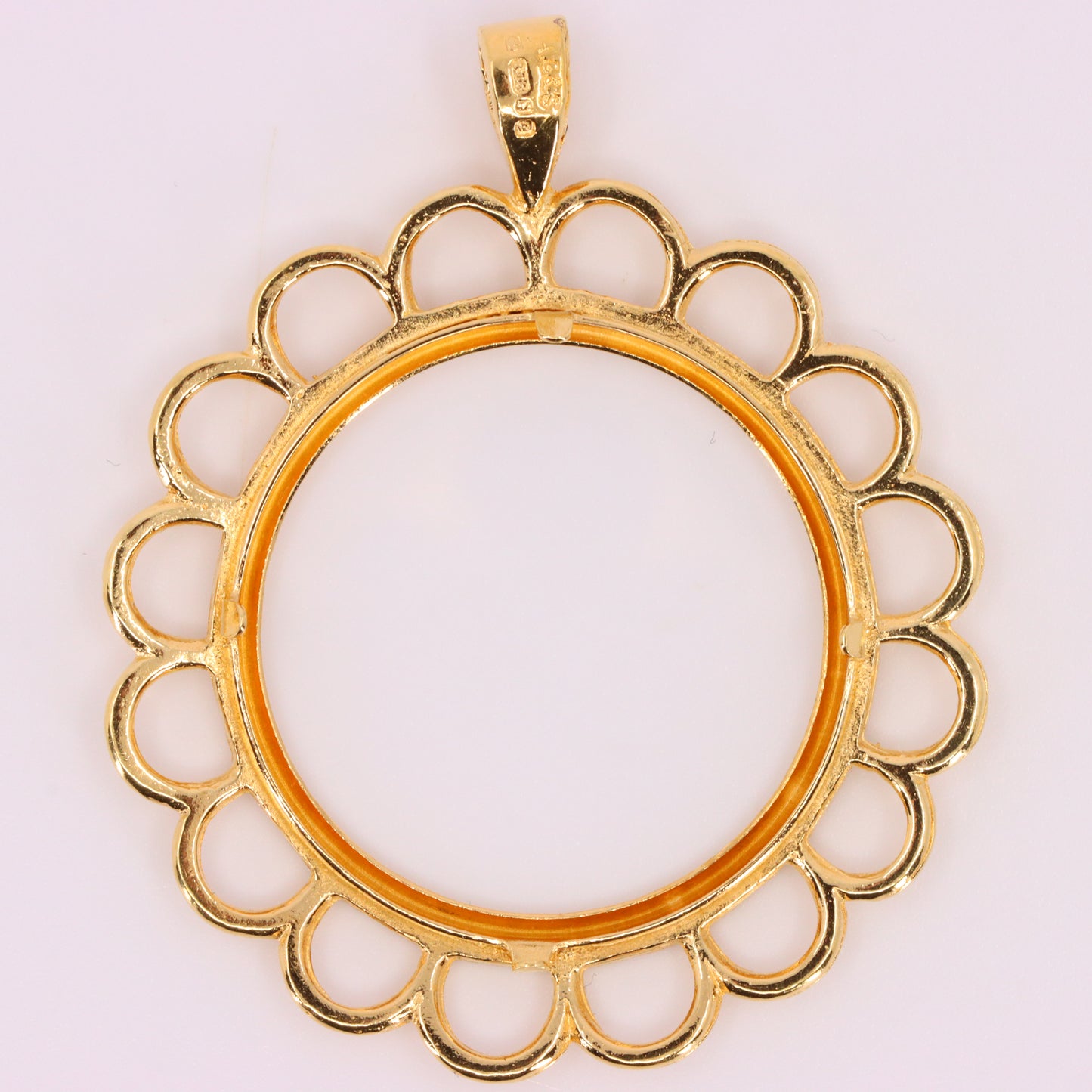 Vintage 9ct Hallmarked Gold Full Sovereign Coin Mount Pendant Display Frame