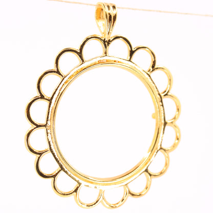 Vintage 9ct Hallmarked Gold Full Sovereign Coin Mount Pendant Display Frame