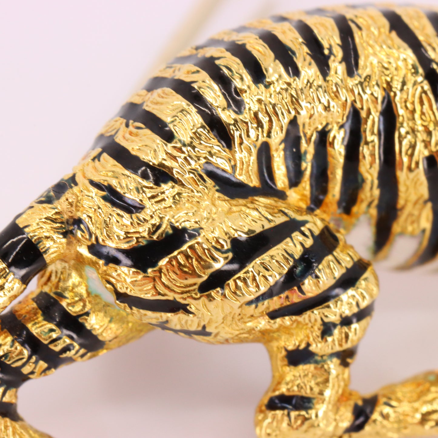 Vintage 18ct Hallmarked Gold Leopard Brooch Enamel Detail Animal Statement Pin