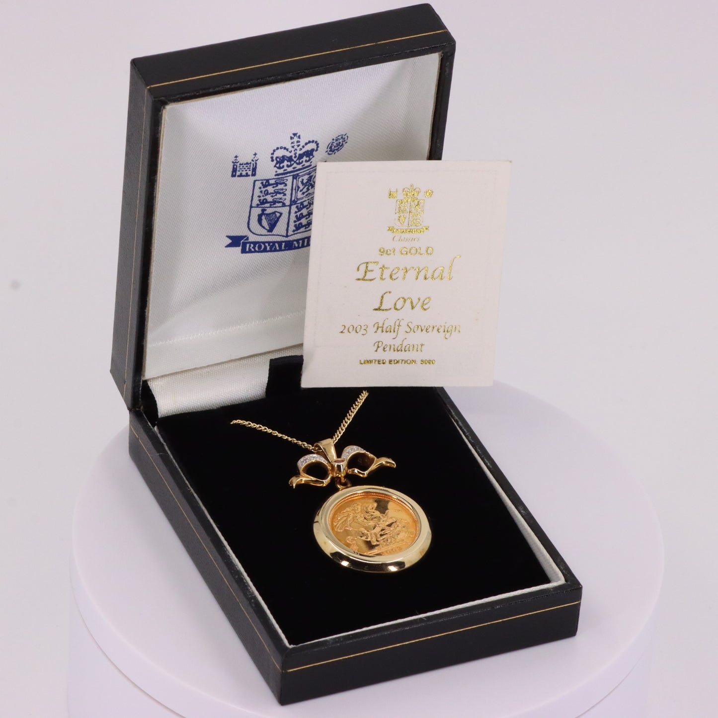 Royal Mint Eternal Love 2003 Half Sovereign Pendant Necklace 18 Inch Certificate