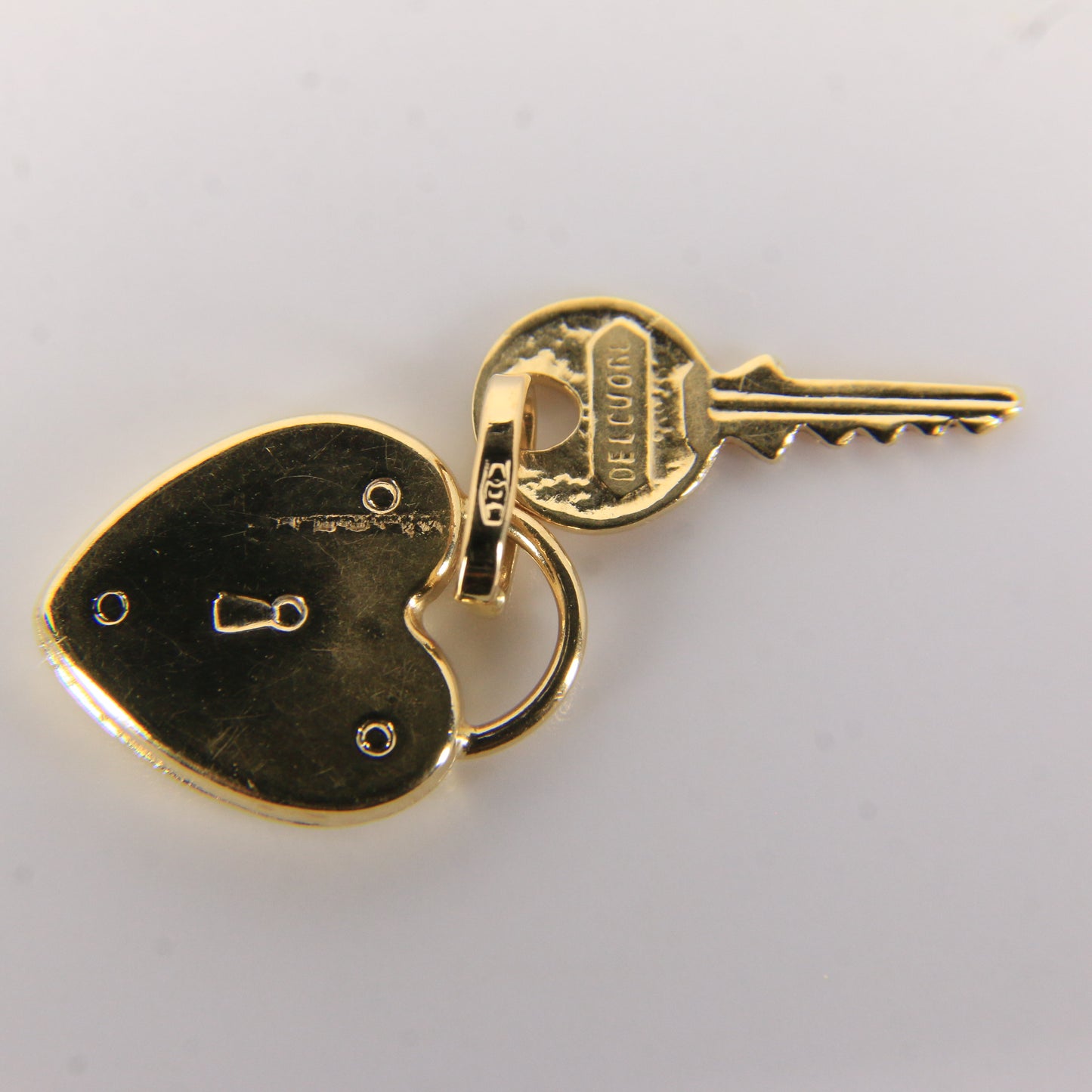 Vintage 18k Yellow Gold Heart & Key Charm Pendant Italian Love Gift