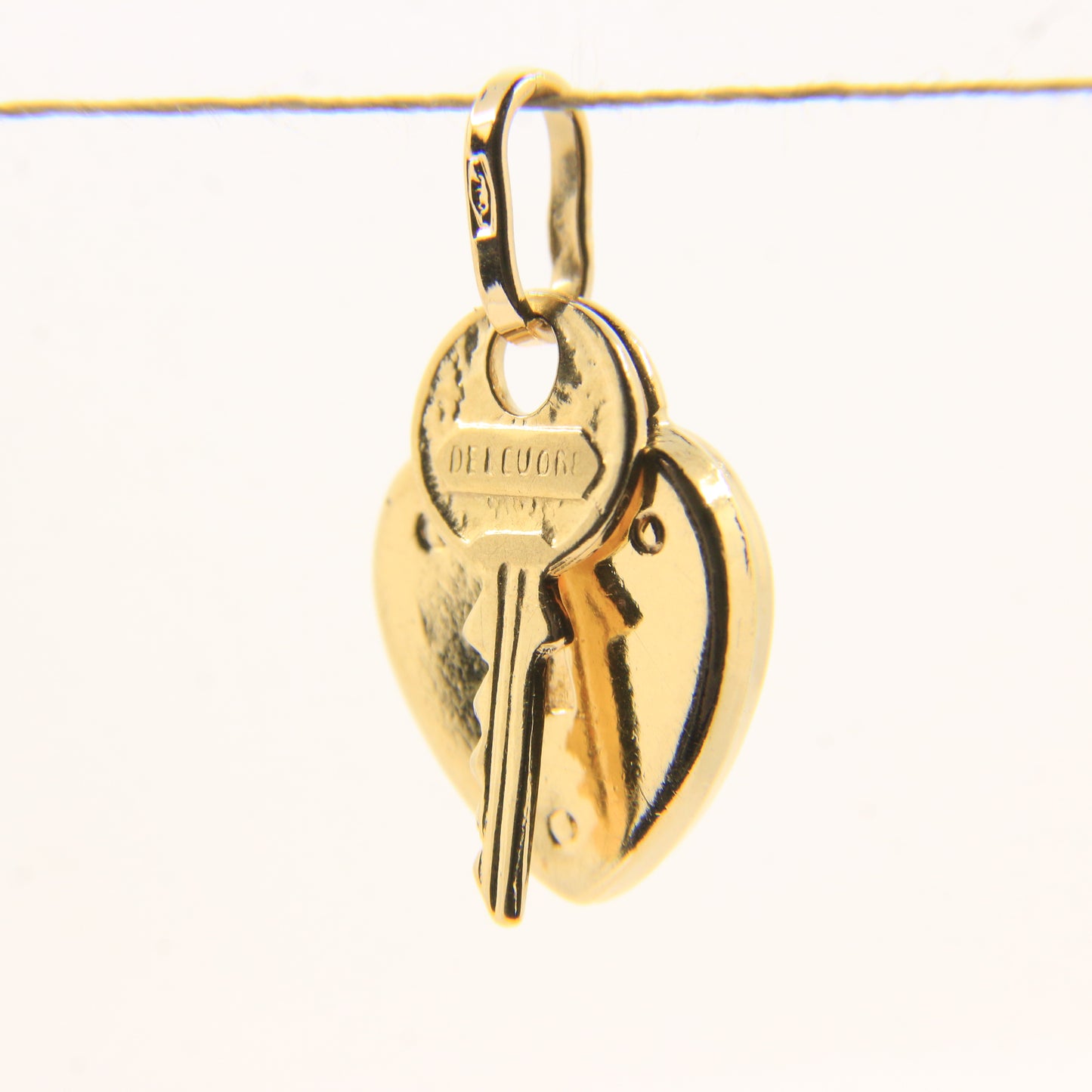 Vintage 18k Yellow Gold Heart & Key Charm Pendant Italian Love Gift