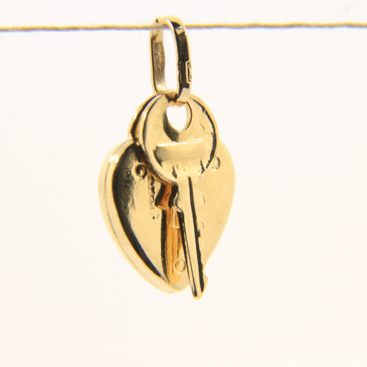 Vintage 18k Yellow Gold Heart & Key Charm Pendant Italian Love Gift