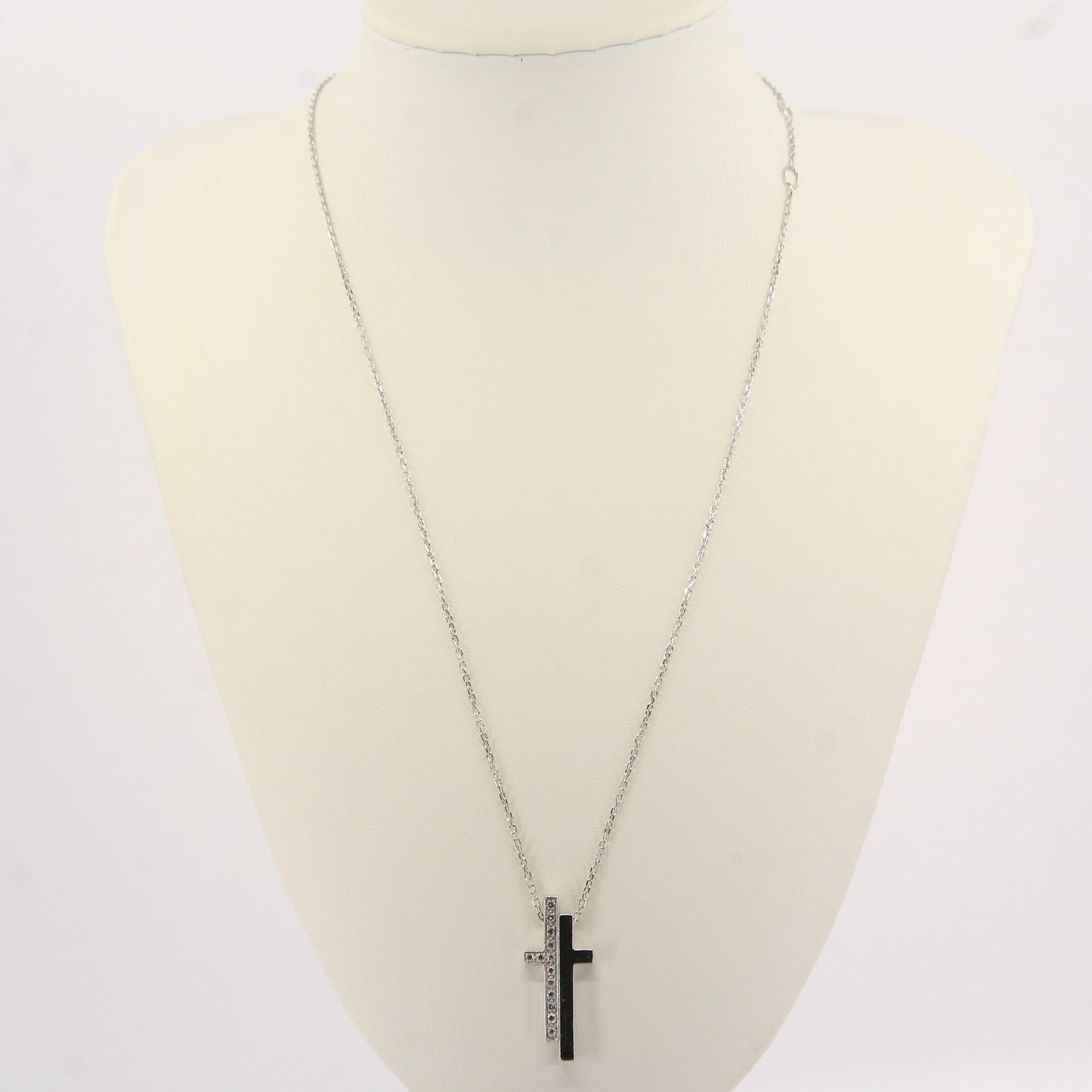 Vintage Gucci 18ct White Gold Diamond Cross Pendant Necklace Boxed Gift