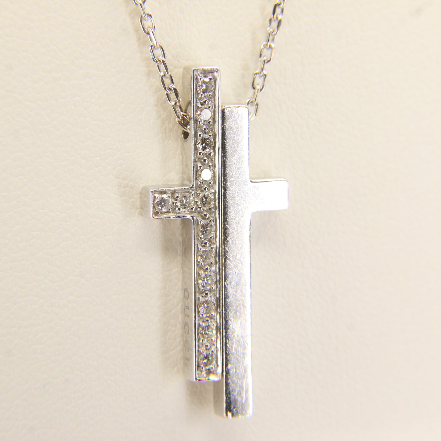Vintage Gucci 18ct White Gold Diamond Cross Pendant Necklace Boxed Gift